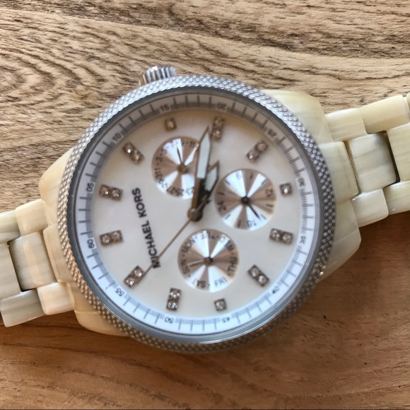 Michael Kors Women’s Alabaster Watch - Picture 4 of 7